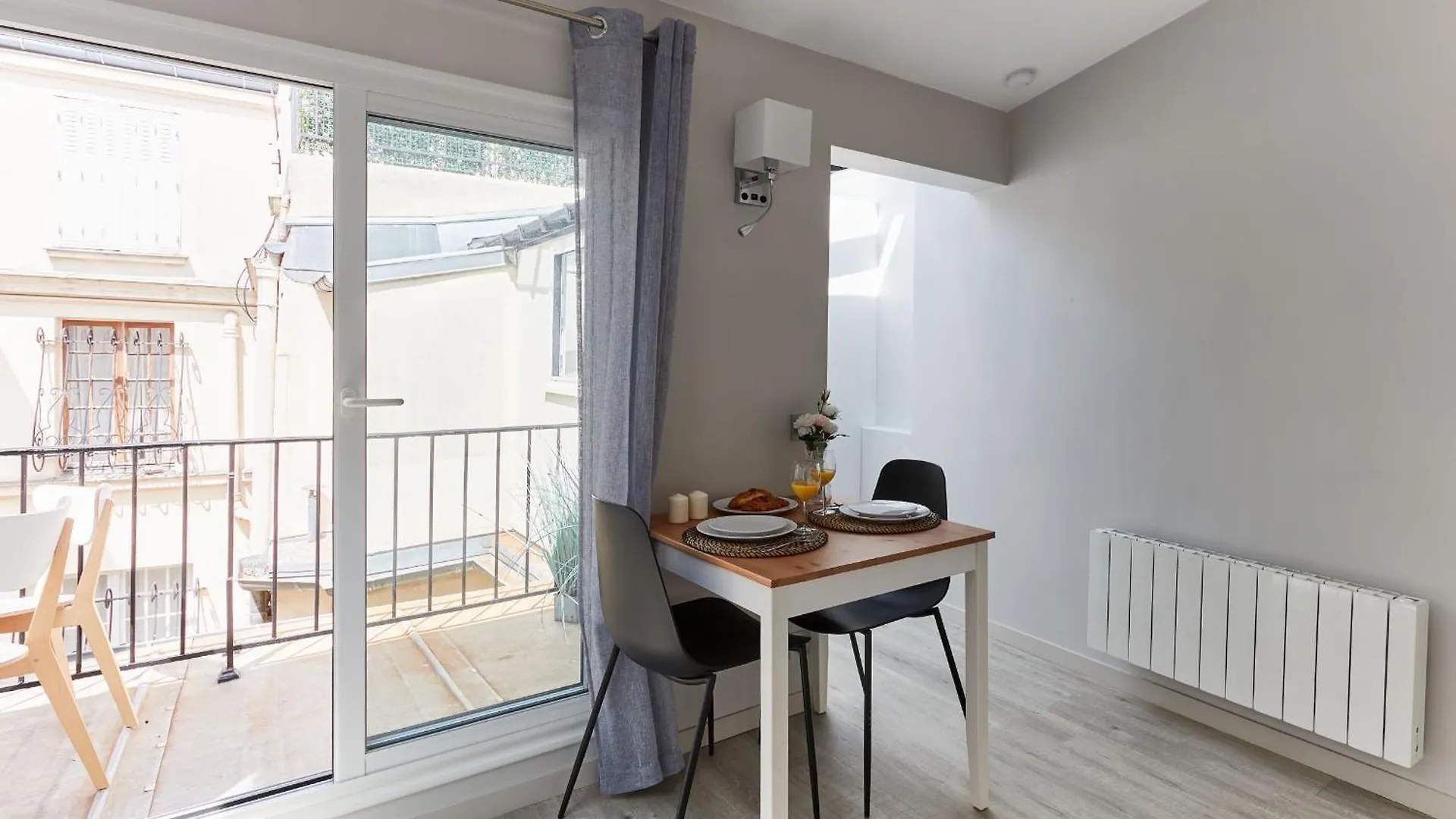 Jardin Du Luxembourg With Balcony - Cityapartmentstay Paris Apartment