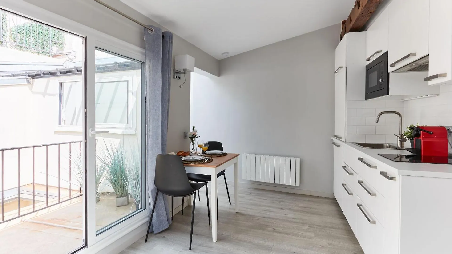 Jardin Du Luxembourg With Balcony - Cityapartmentstay Paris 0*,  France